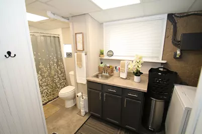 5564  Angle Ln, Greendale, WI 53219 - Photo 15