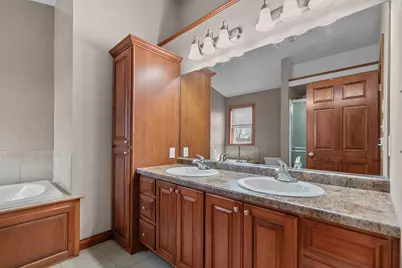 1290  Pemmican Ct, Neenah, WI 54956 - Photo 21