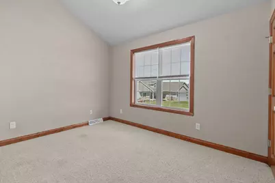 1290  Pemmican Ct, Neenah, WI 54956 - Photo 27