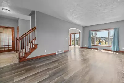 1290  Pemmican Ct, Neenah, WI 54956 - Photo 7