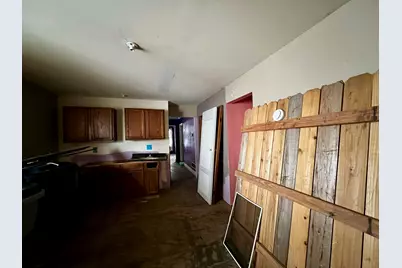 2172 S 18th St, Milwaukee, WI 53215 - Photo 5
