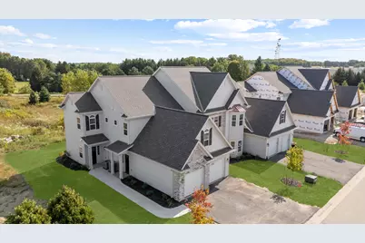 1824  Horseshoe Ln #423-3, Slinger, WI 53086 - Photo 3