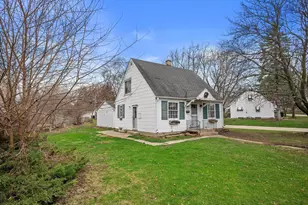 2815 S 91st St, West Allis, WI 53227 - Photo 27