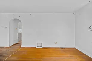 2815 S 91st St, West Allis, WI 53227 - Photo 5