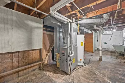 2815 S 91st St, West Allis, WI 53227 - Photo 21