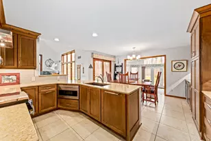 18875 Black Forest Dr, Brookfield, WI 53045 - Photo 9