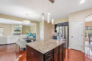 N55W20970 Carters Crossing Cir, Menomonee Falls, WI 53051 - Photo 7