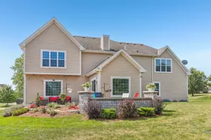 N55W20970 Carters Crossing Cir, Menomonee Falls, WI 53051 - Photo 59