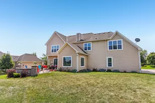 N55W20970 Carters Crossing Cir, Menomonee Falls, WI 53051 - Photo 61