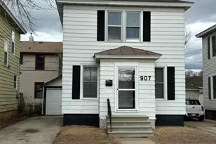 907 Green Bay St, La Crosse, WI 54601 - Photo 1