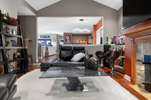 1052 Stratford Ct, Racine, WI 53406 - Photo 7