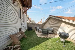 3924 N Maryland Ave, Shorewood, WI 53211 - Photo 33