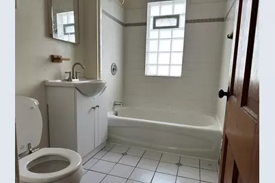 2554 N 51st St, Milwaukee, WI 53210 - Photo 13