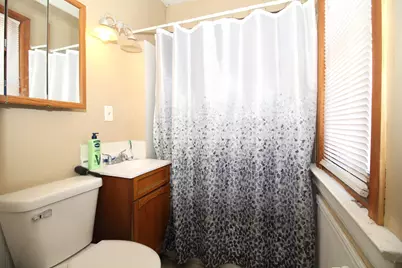 1015  Hagerer St, Racine, WI 53402 - Photo 7