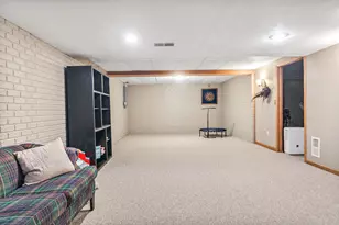 2115 Mt Vernon Dr, Waukesha, WI 53186 - Photo 23