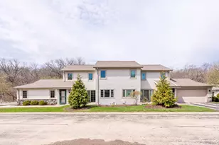 2255 Circle Ridge, Delafield, WI 53018 - Photo 11