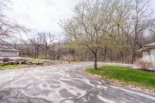 2255 Circle Ridge Rd, Delafield, WI 53018 - Photo 19