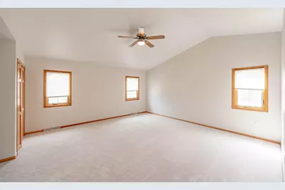 2255  Circle Ridge Rd #E, Delafield, WI 53018 - Photo 13