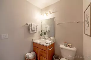 2255 Circle Ridge, Delafield, WI 53018 - Photo 7