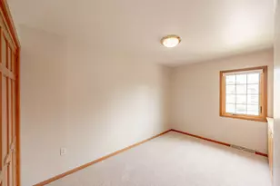 2255 Circle Ridge, Delafield, WI 53018 - Photo 9