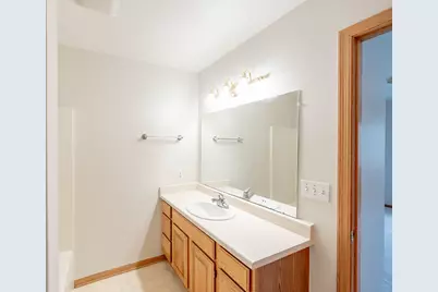 2255  Circle Ridge Rd #E, Delafield, WI 53018 - Photo 15