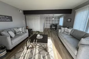 10620 N Ivy Ct, Mequon, WI 53092 - Photo 3