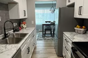 10620 N Ivy Ct, Mequon, WI 53092 - Photo 13