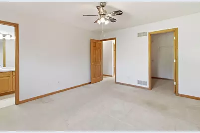 N96W14211  Knollcrest Cir, Germantown, WI 53022 - Photo 15
