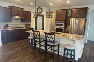 2921 Seven Oaks Ct, Racine, WI 53139 - Photo 7