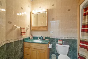 W304N2470 Maple Ave, Delafield, WI 53072 - Photo 31