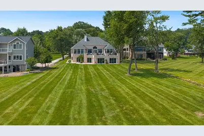 W304N2470  Maple Ave, Delafield, WI 53072 - Photo 3