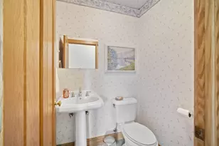 W304N2470 Maple Ave, Delafield, WI 53072 - Photo 11