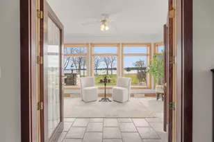 W304N2470 Maple Ave, Delafield, WI 53072 - Photo 23