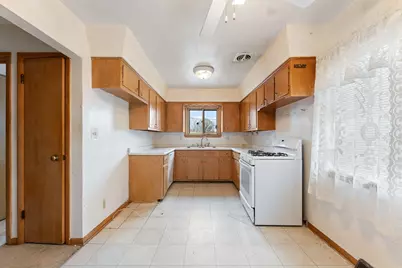 4750 N 70th St, Milwaukee, WI 53218 - Photo 9