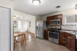 6419 W Verona Ct, Milwaukee, WI 53219 - Photo 11