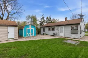 6419 W Verona Ct, Milwaukee, WI 53219 - Photo 3