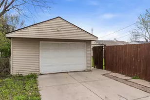 6419 W Verona Ct, Milwaukee, WI 53219 - Photo 25