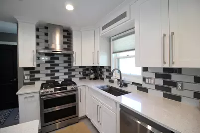 N77W15854  Crossway Dr, Menomonee Falls, WI 53051 - Photo 11