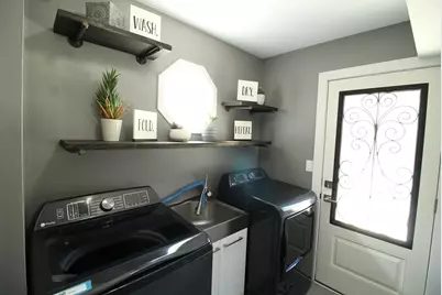 N77W15854  Crossway Dr, Menomonee Falls, WI 53051 - Photo 23