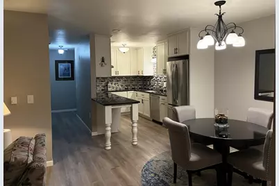 274  Minz Park Cir #1, West Bend, WI 53095 - Photo 5