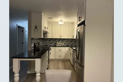 274  Minz Park Cir #1, West Bend, WI 53095 - Photo 9