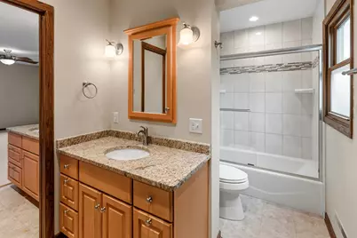 W153N9830  Neptune Dr, Germantown, WI 53022 - Photo 11