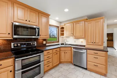 W153N9830  Neptune Dr, Germantown, WI 53022 - Photo 35