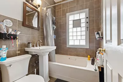 2402 S 20th St, Milwaukee, WI 53215 - Photo 11