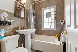 2402 S 20th St, Milwaukee, WI 53215 - Photo 11