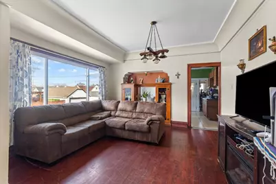 2402 S 20th St, Milwaukee, WI 53215 - Photo 3