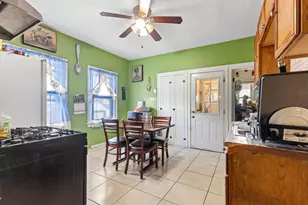 2402 S 20th St, Milwaukee, WI 53215 - Photo 9