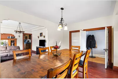 2402 S 20th St, Milwaukee, WI 53215 - Photo 7