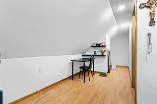 2402 S 20th St, Milwaukee, WI 53215 - Photo 19