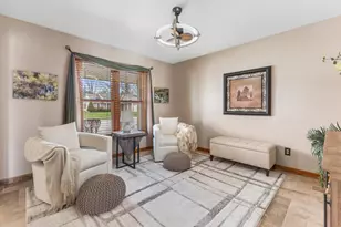 1905 Cliff Alex Ct, Waukesha, WI 53189 - Photo 5